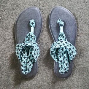 Sanuk yoga slides
